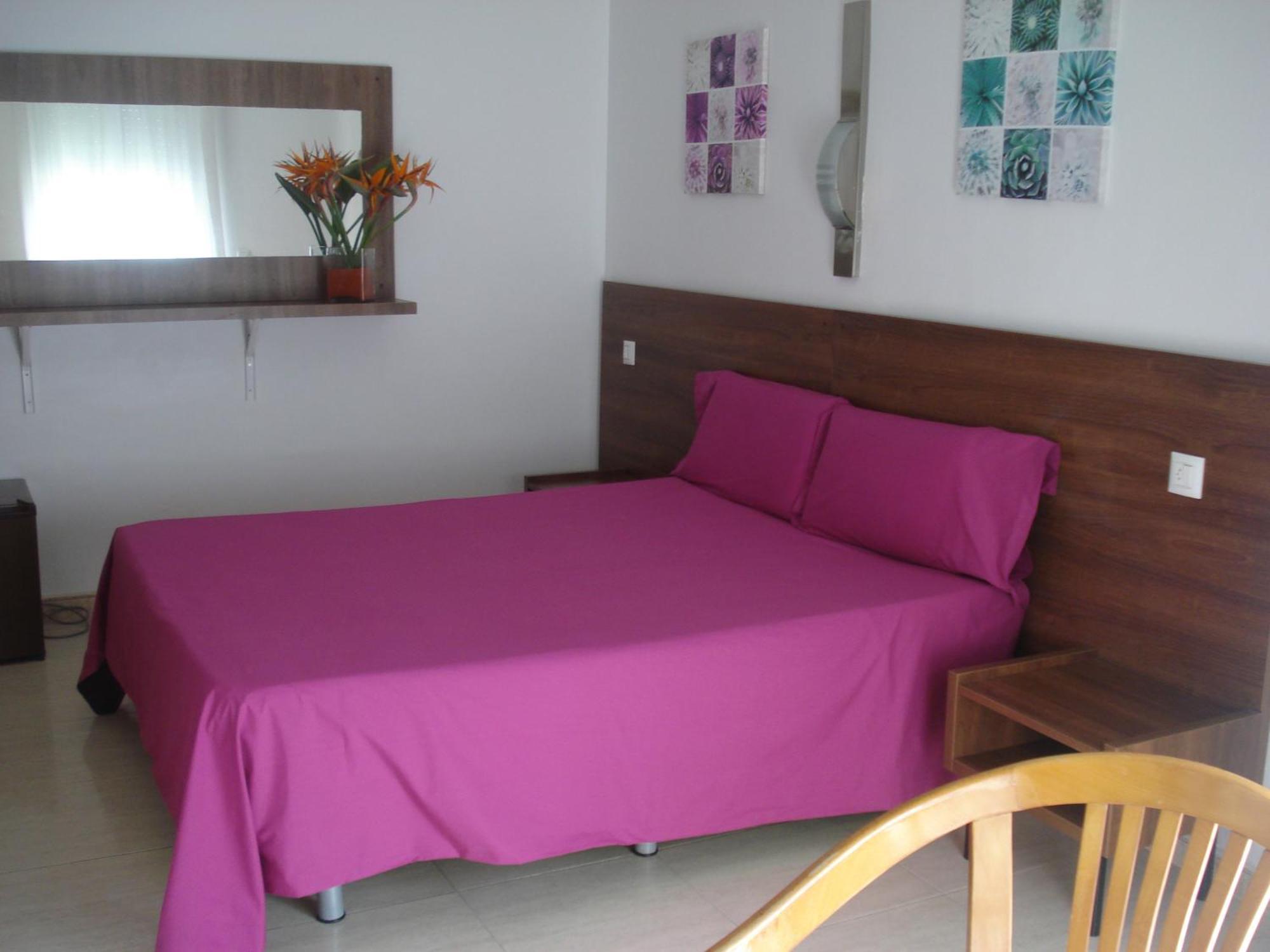 Hostal Margarita Pineda de Mar Ruang foto