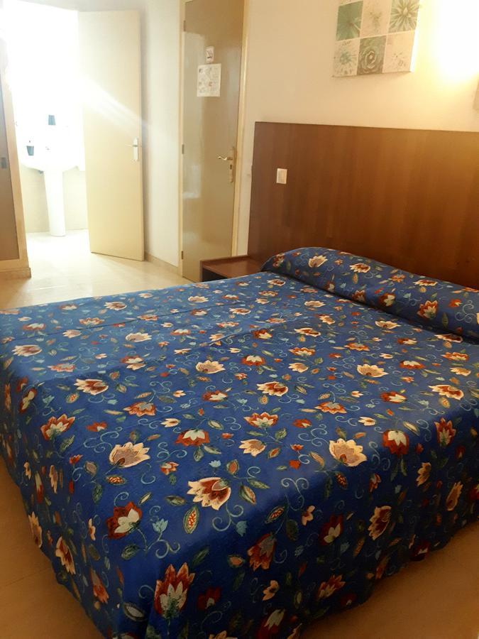 Hostal Margarita Pineda de Mar Bagian luar foto