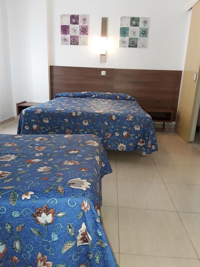 Hostal Margarita Pineda de Mar Bagian luar foto