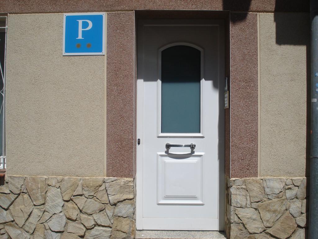 Hostal Margarita Pineda de Mar Bagian luar foto