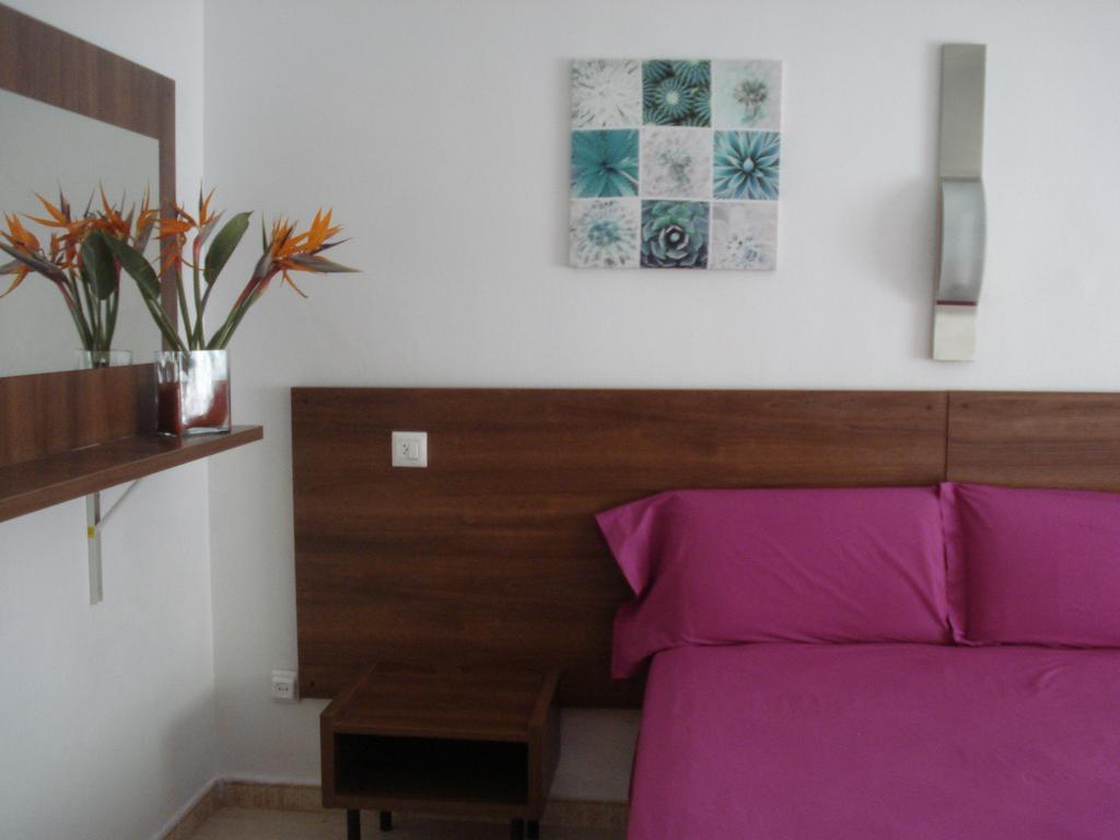 Hostal Margarita Pineda de Mar Bagian luar foto