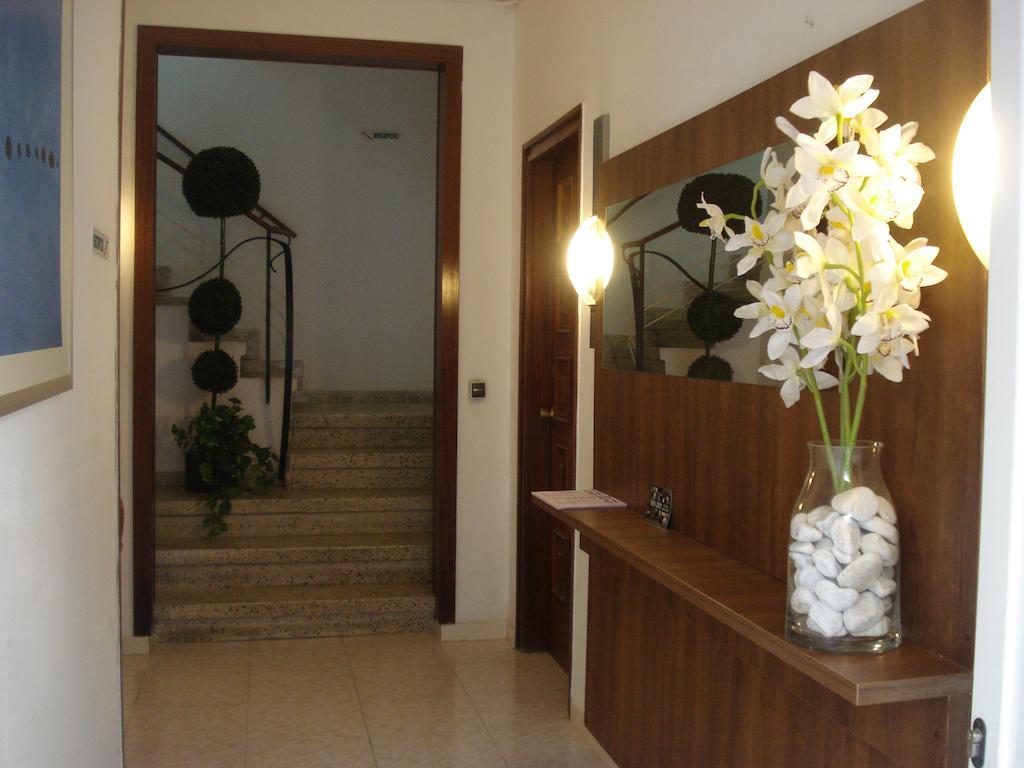 Hostal Margarita Pineda de Mar Bagian luar foto